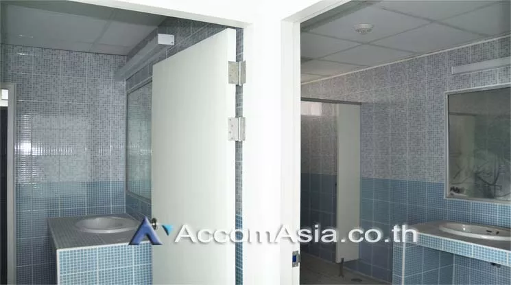 10  Office Space For Rent in Pattanakarn ,Bangkok ARL Ramkhamhaeng at UM Tower AA11809